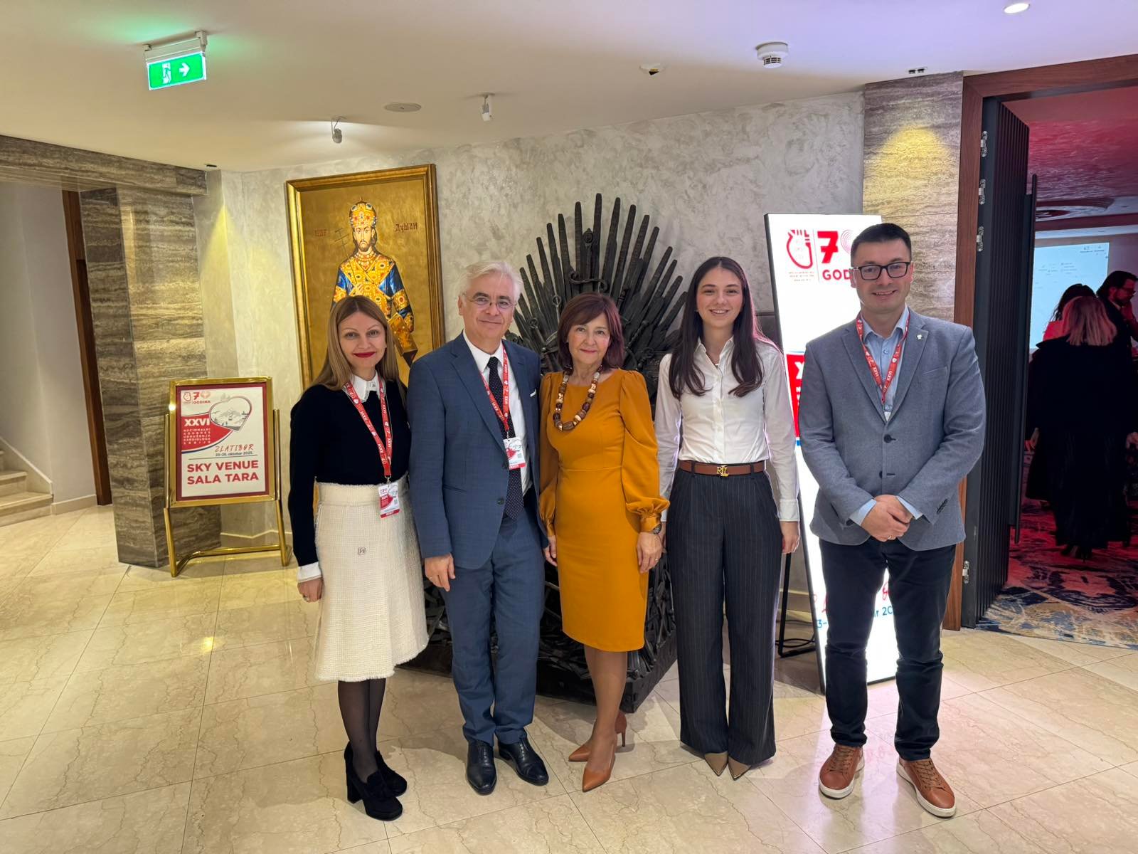 dr Gluhovic sa ostalim učesnicima kongresa